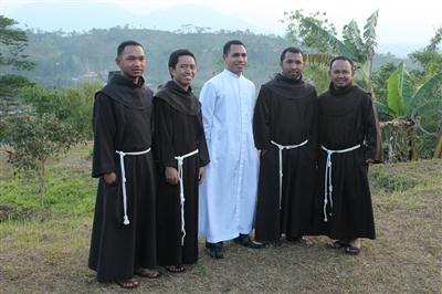 menjadi-religius-1 menjadi-religius-1